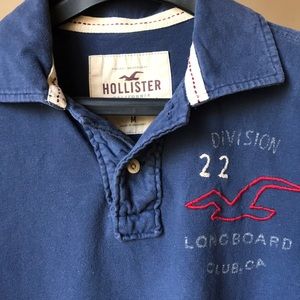 Navy men’s polo by Hollister. Size M